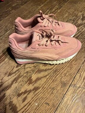 Puma Women's Blush Pink Suede Retro Sneakers